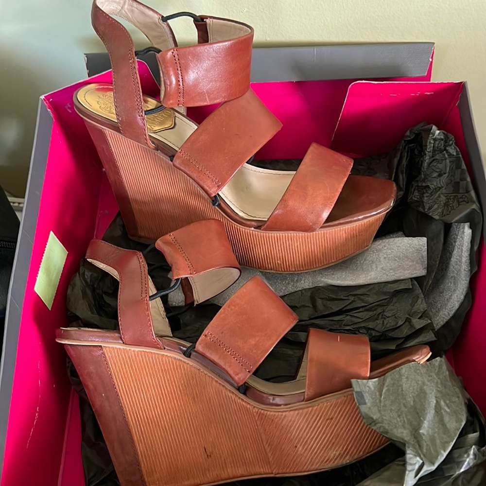 Vince Camuto size 7